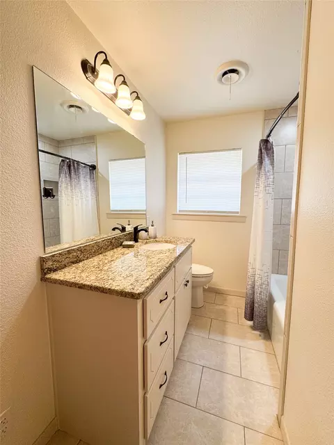 Bath - 1601 N 1st St, Haskell, TX 79521 photo 1 of 5