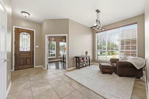 1211 Golf Club Dr, Lantana, TX 76226