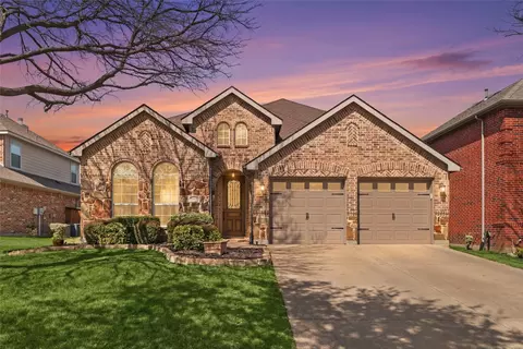 1211 Golf Club Dr, Lantana, TX 76226