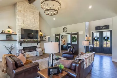 Living - 233 Red Stone Loop, Abilene, TX 79606 photo 2 of 3