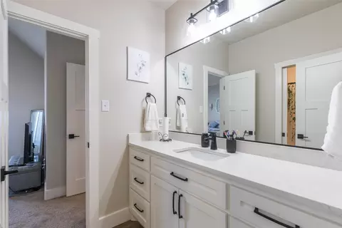 Bath - 233 Red Stone Loop, Abilene, TX 79606 photo 6 of 9
