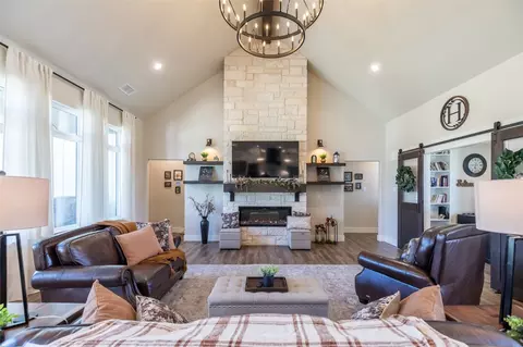 Living - 233 Red Stone Loop, Abilene, TX 79606 photo 1 of 3