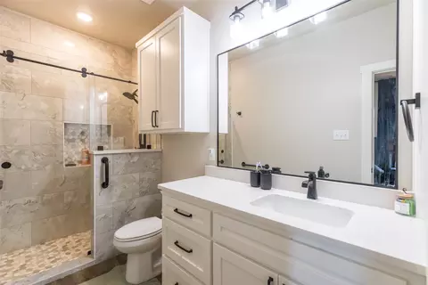 Bath - 233 Red Stone Loop, Abilene, TX 79606 photo 9 of 9