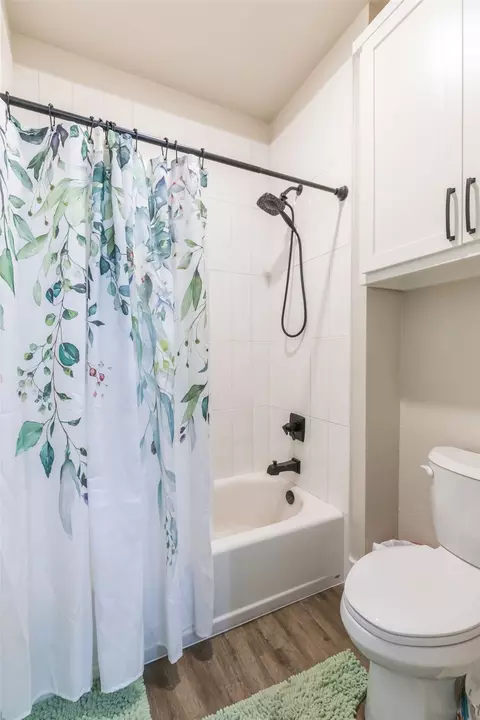 Bath - 233 Red Stone Loop, Abilene, TX 79606 photo 7 of 9