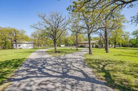 1417 Tarver Rd, Burleson, TX 76028