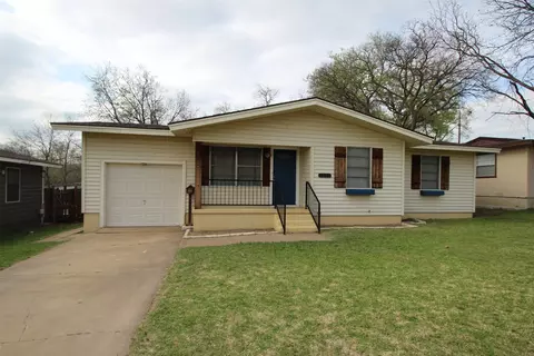 1921 Deborah Dr, Sherman, TX 75090