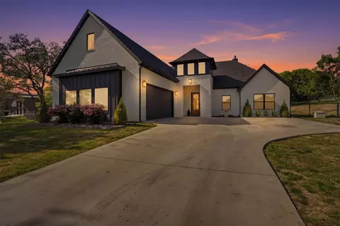 305 Glade Valley Rd, Azle, TX 76020