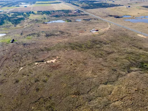 2 Us 82, Henrietta, TX 76365