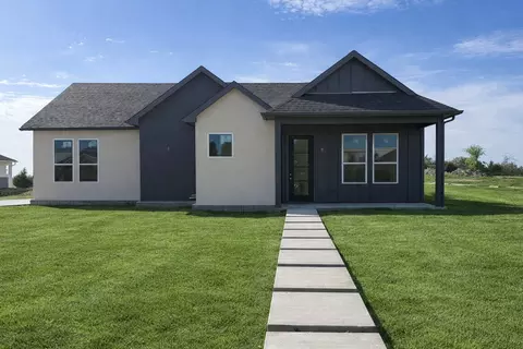 1126 Gannon Ln, Desoto, TX 75115