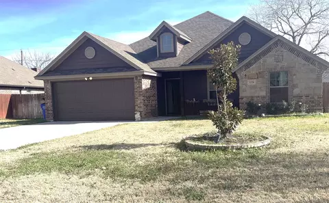 1224 Eagle Lake Dr, Azle, TX 76020