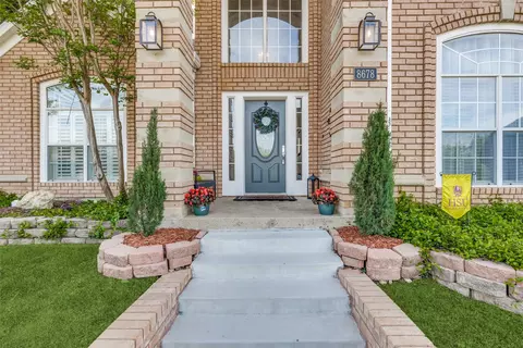 8678 Glen Hollow Dr, Fort Worth, TX 76179