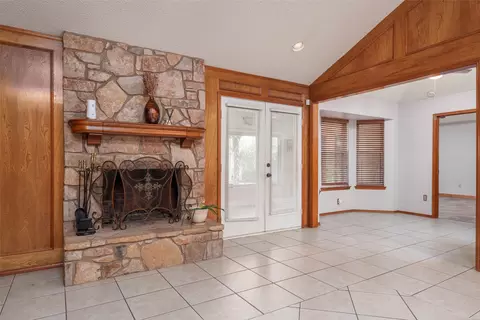 Living - 7505 Patsy Ct, Arlington, TX 76016 photo 2 of 3