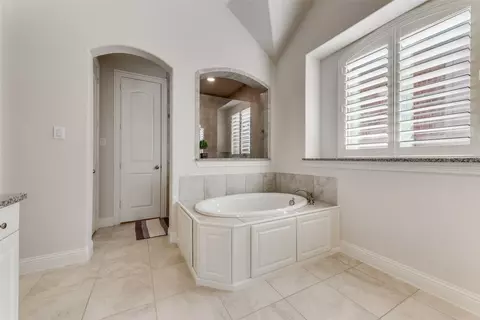 Bath - 1505 13th St, Argyle, TX 76226 photo 1 of 5