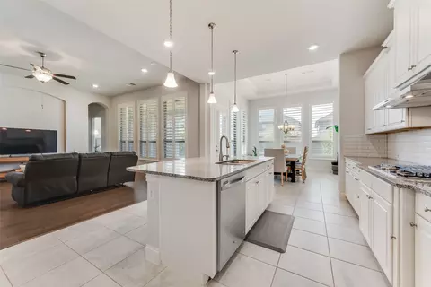 Kitchen - 1505 13th St, Argyle, TX 76226 photo 3 of 4