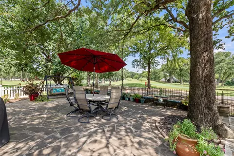 347 Saint Andrews Dr, Mabank, TX 75156