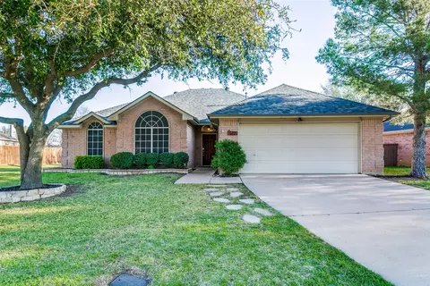 977 Valley View Dr, Lewisville, TX 75067