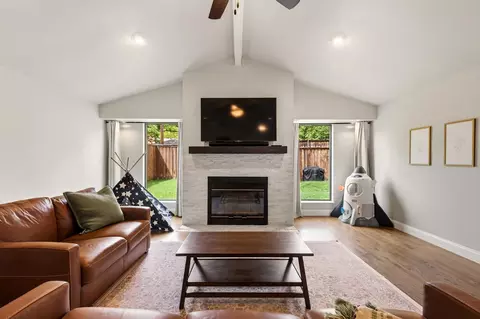 10111 Shadyview Dr, Dallas, TX 75238