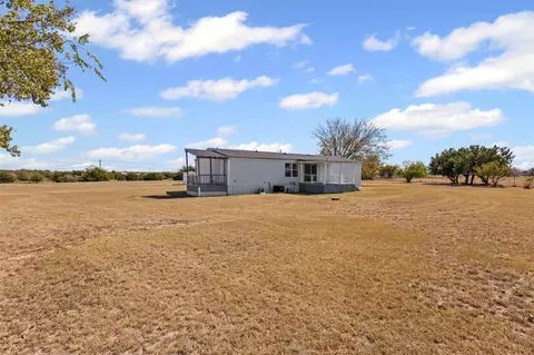 9064 Summit Ct E, Cleburne, TX 76033 photo 24