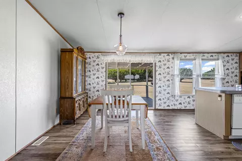 9064 Summit Ct E, Cleburne, TX 76033 photo 8