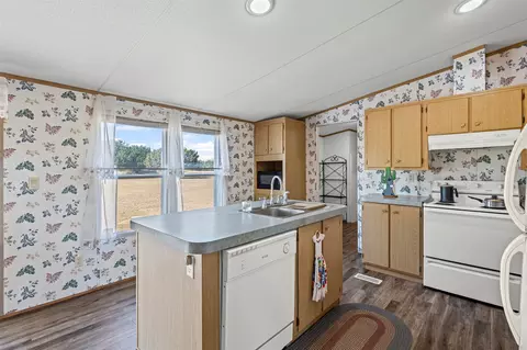 9064 Summit Ct E, Cleburne, TX 76033 photo 11