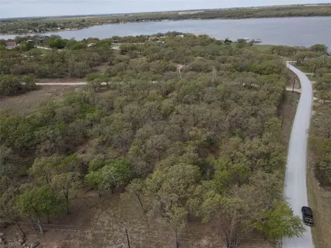 230 Cortez Dr, Nocona, TX 76255