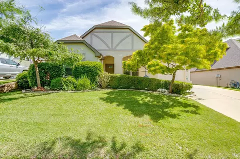 220 Parkview Dr, Aledo, TX 76008