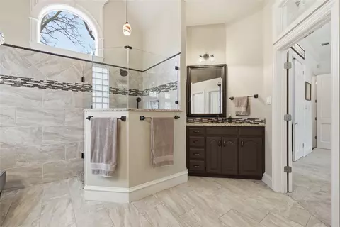 Bath - 601 Primrose Ct, Argyle, TX 76226 photo 2 of 7