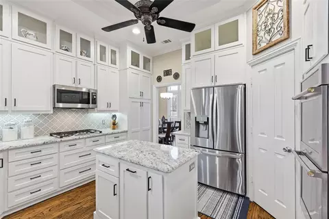Kitchen - 601 Primrose Ct, Argyle, TX 76226 photo 4 of 4
