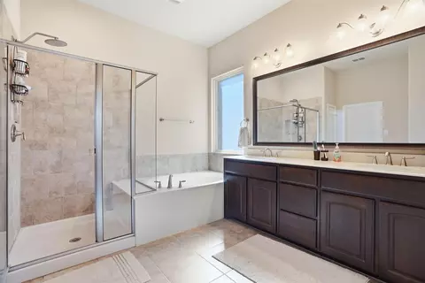 Bath - 15212 Everly Ct, Aledo, TX 76008 photo 1 of 3