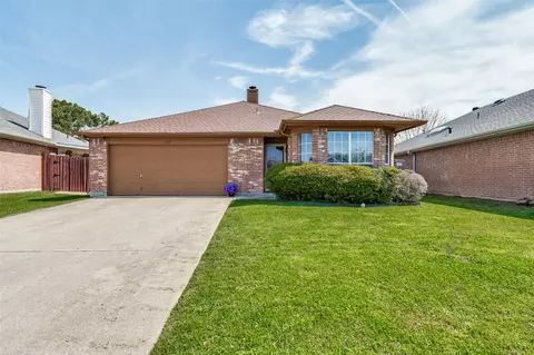 3132 Pheasant Run Ct, Grand Prairie, TX 75052