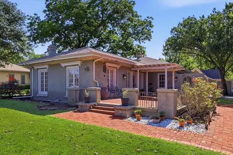 1306 N Locust St, Denton, TX 76201