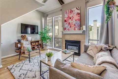 3907 Throckmorton St #2, Dallas, TX 75219
