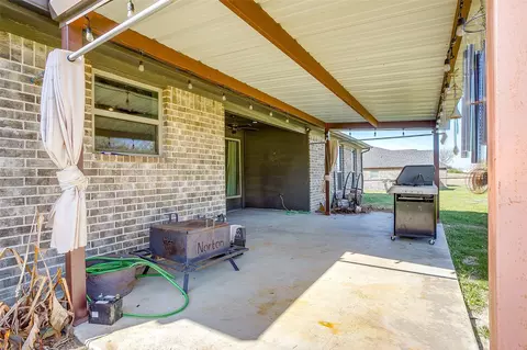 Exterior - 1028 Hope Ct, Boyd, TX 76023 photo 8 of 12