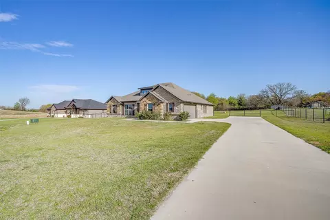 Exterior - 1028 Hope Ct, Boyd, TX 76023 photo 6 of 12