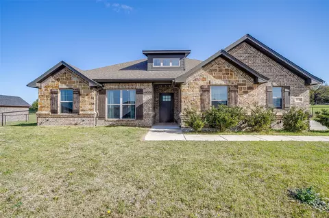 Exterior - 1028 Hope Ct, Boyd, TX 76023 photo 5 of 12