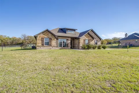 Exterior - 1028 Hope Ct, Boyd, TX 76023 photo 2 of 12