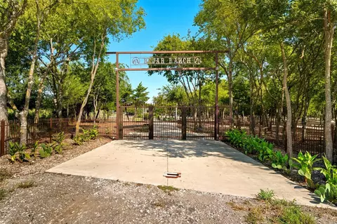 1431 Fm 85, Ennis, TX 75119