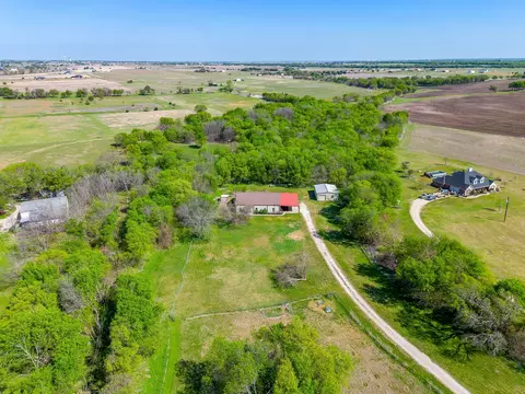 201 Curry Rd, Waxahachie, TX 75167