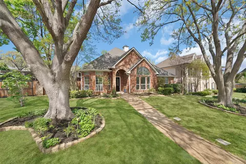 2930 Woodland Hills Dr, Grapevine, TX 76051