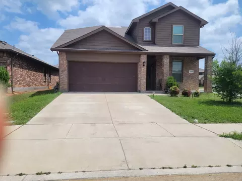 729 Buzzard Lake Trl, Fort Worth, TX 76120