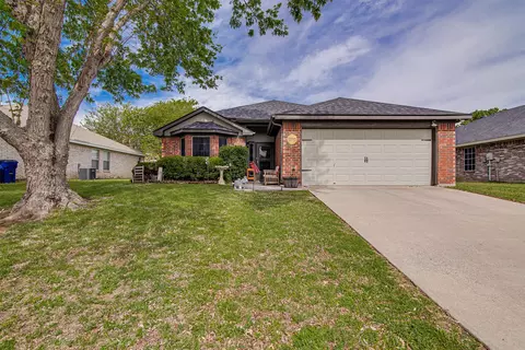 1054 Vaden Ave, Burleson, TX 76028