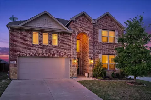 9300 Silver Dollar Dr, Fort Worth, TX 76131