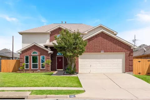 7307 Fossil Hill Dr, Arlington, TX 76002