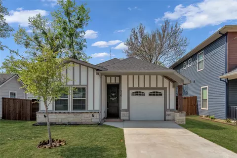326 S Main St, Cedar Hill, TX 75104