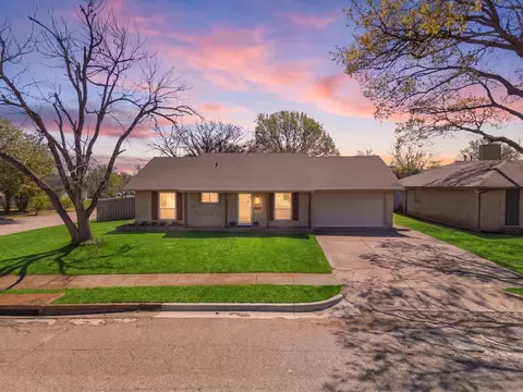 402 Birchwood Dr, Garland, TX 75043