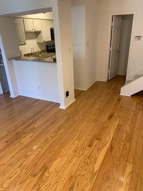 5757 E University Blvd #27 Y, Dallas, TX 75206