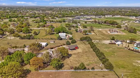 6 Park Ln, Lucas, TX 75002