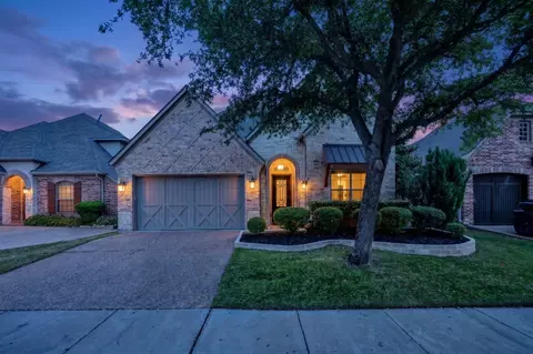 221 Versailles Ln, Keller, TX 76248