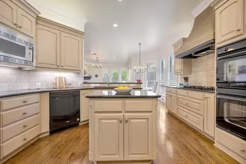 221 Versailles Ln, Keller, TX 76248