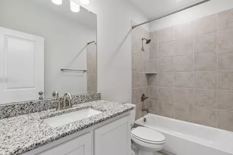 Bath - 1908 Roundtree Cir E, Aledo, TX 76008 photo 5 of 5
